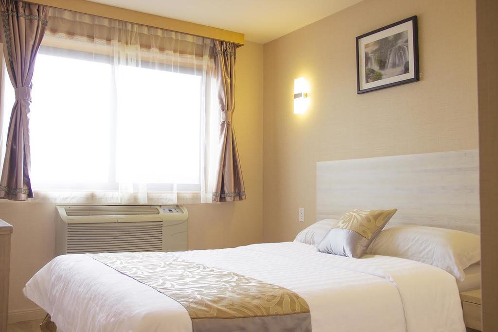 Phoenix Hotel Brooklyn Sunset Park (Adults Only) New York Esterno foto